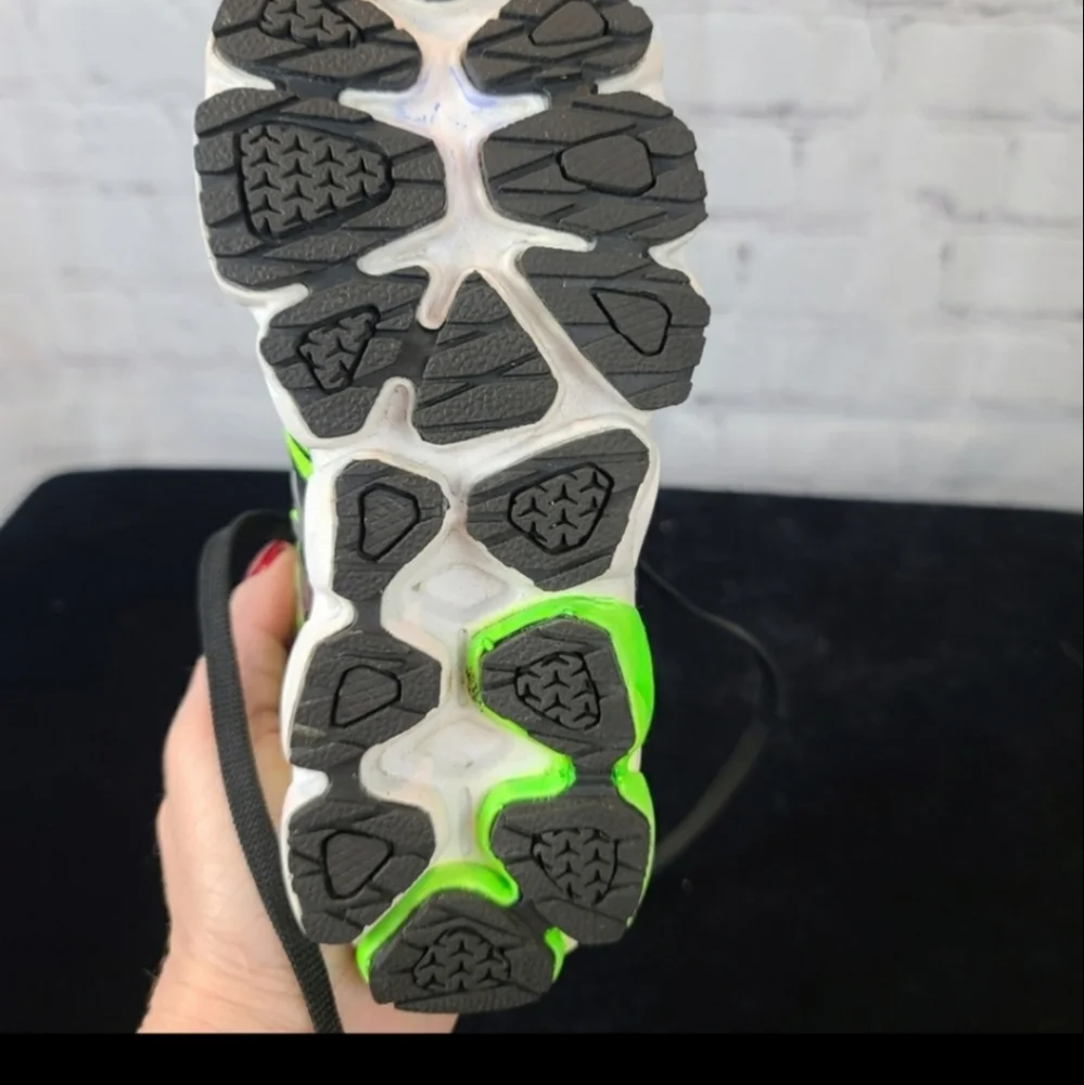 New Balance Kids 890s Black & Neon Green S…